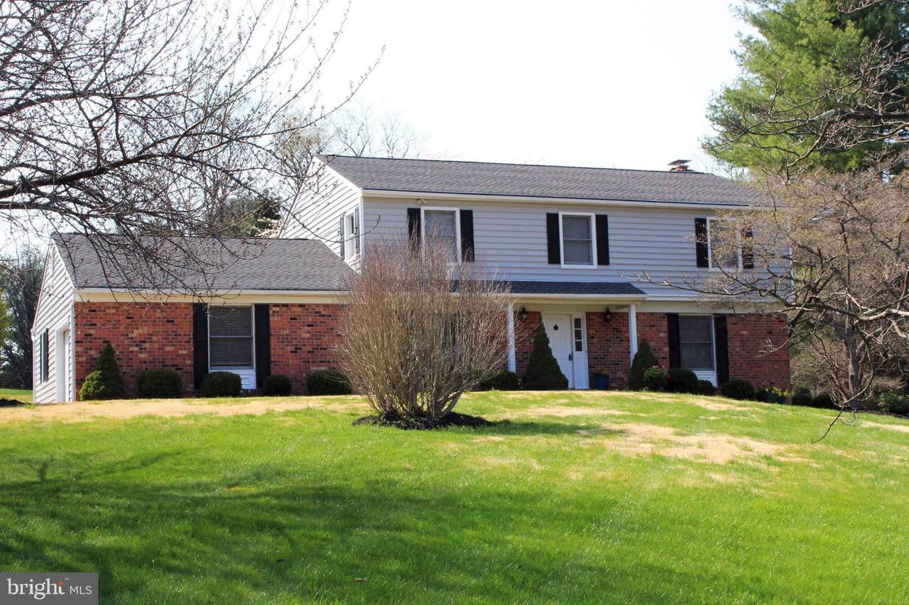 3404 Woodglen Court - Photo 1