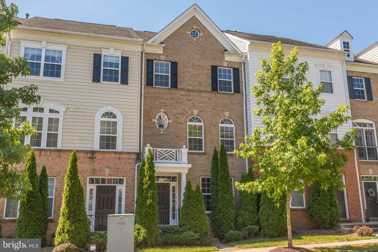 8005 Endzone Way - Photo 1
