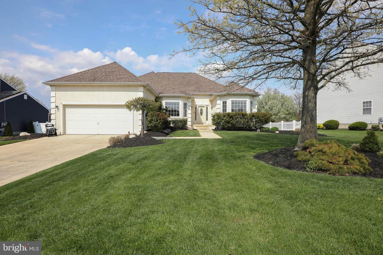 1002 Juniper Ct - Photo 1