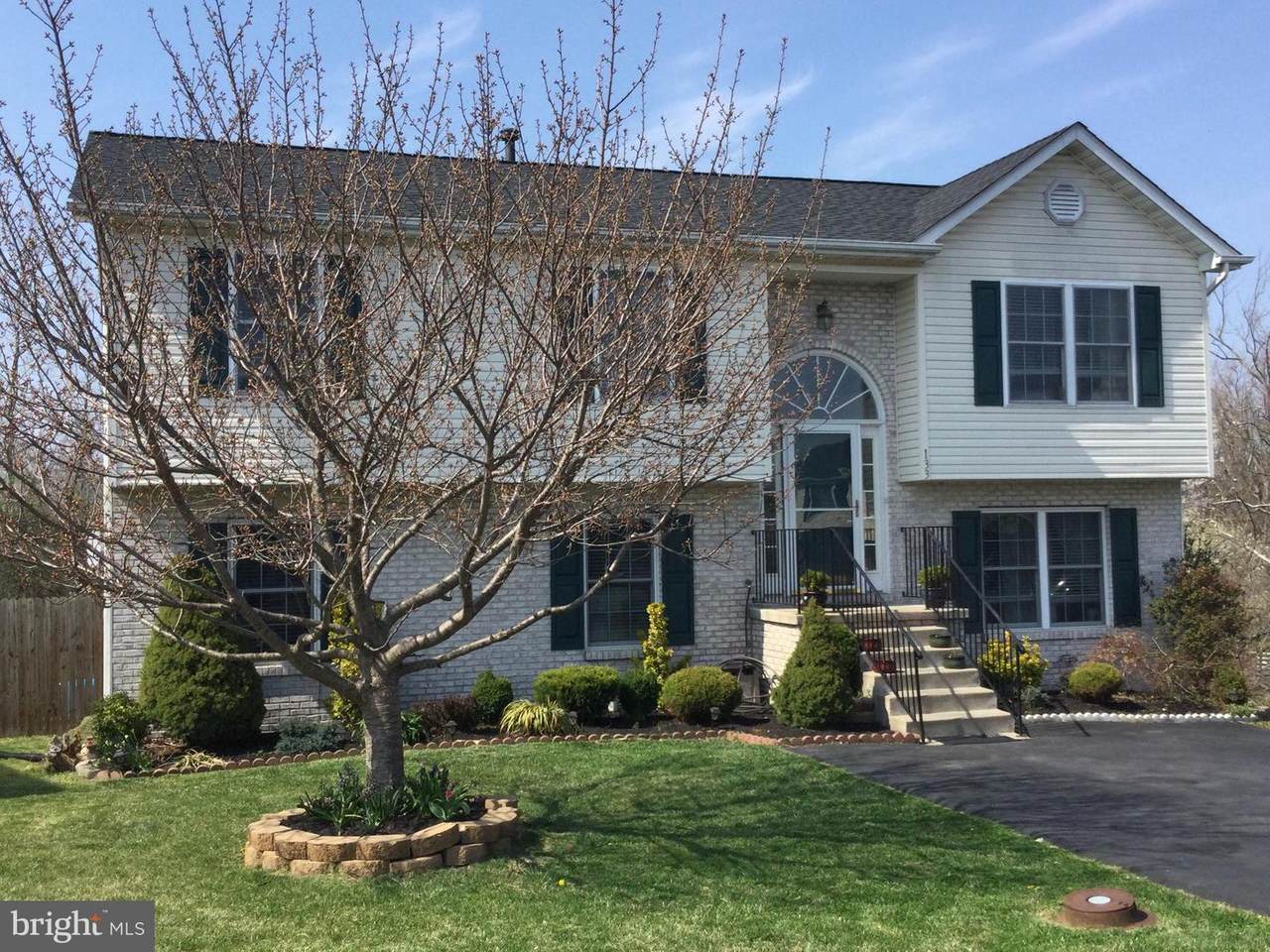 133 Paradise Court - Photo 1