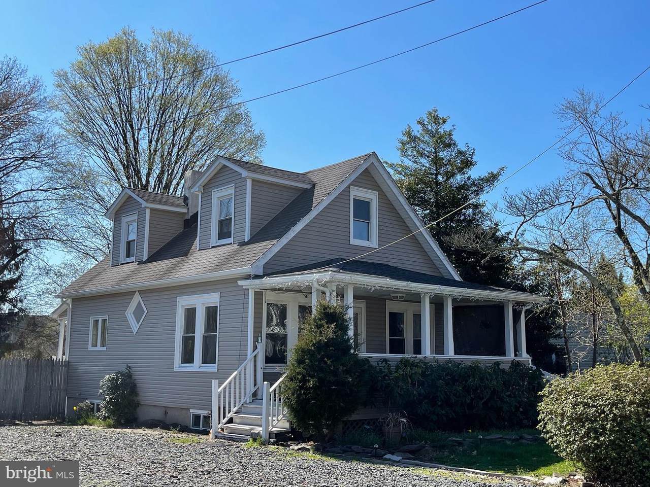 174 Crest Avenue - Photo 1