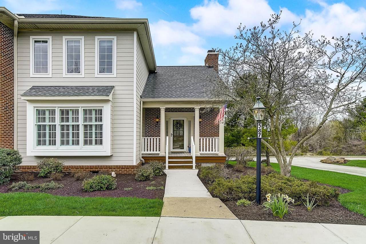 587 Gramercy Lane - Photo 1