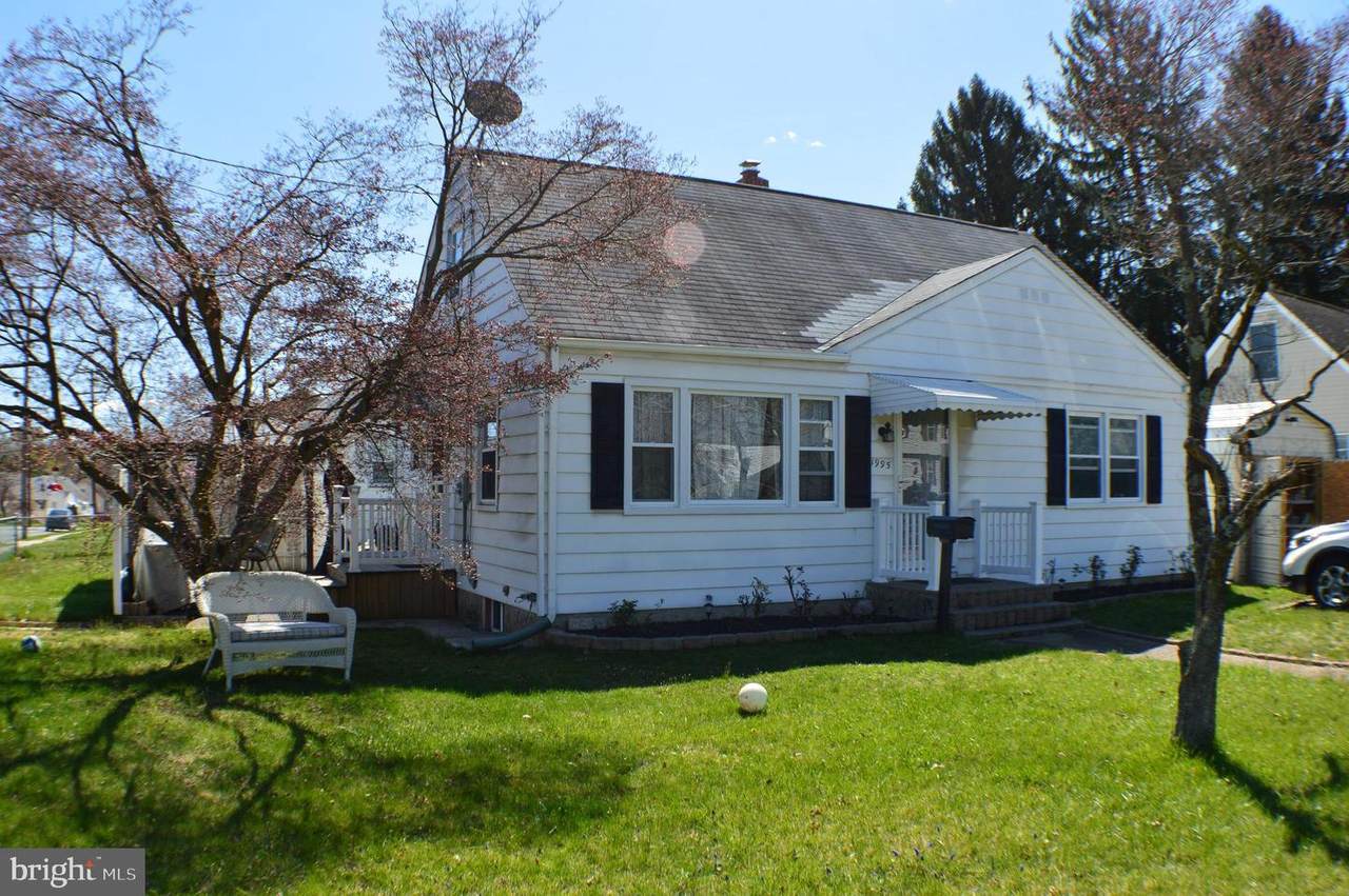 1995 Olden Avenue - Photo 1
