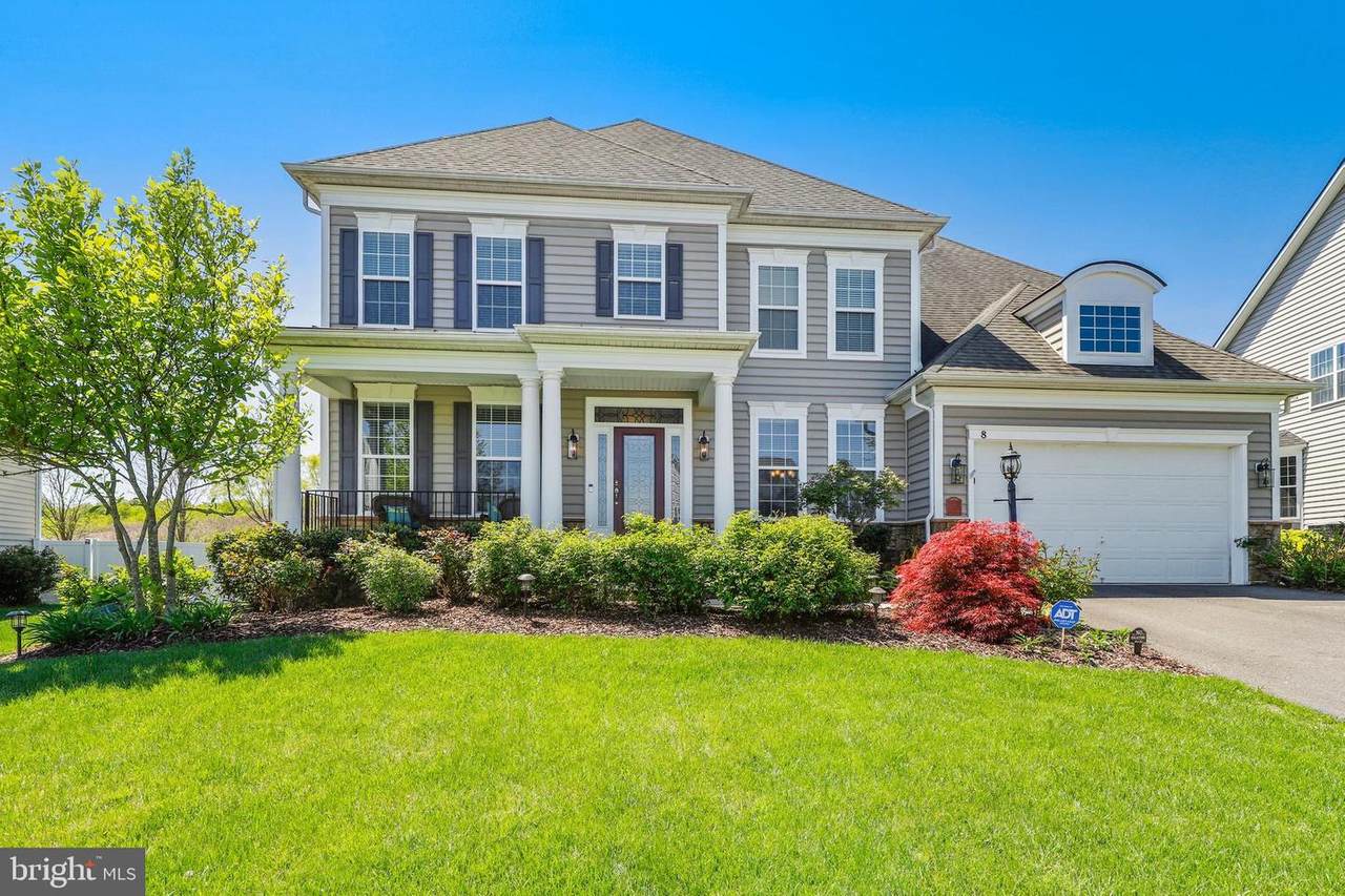 8 Columbia Way - Photo 1
