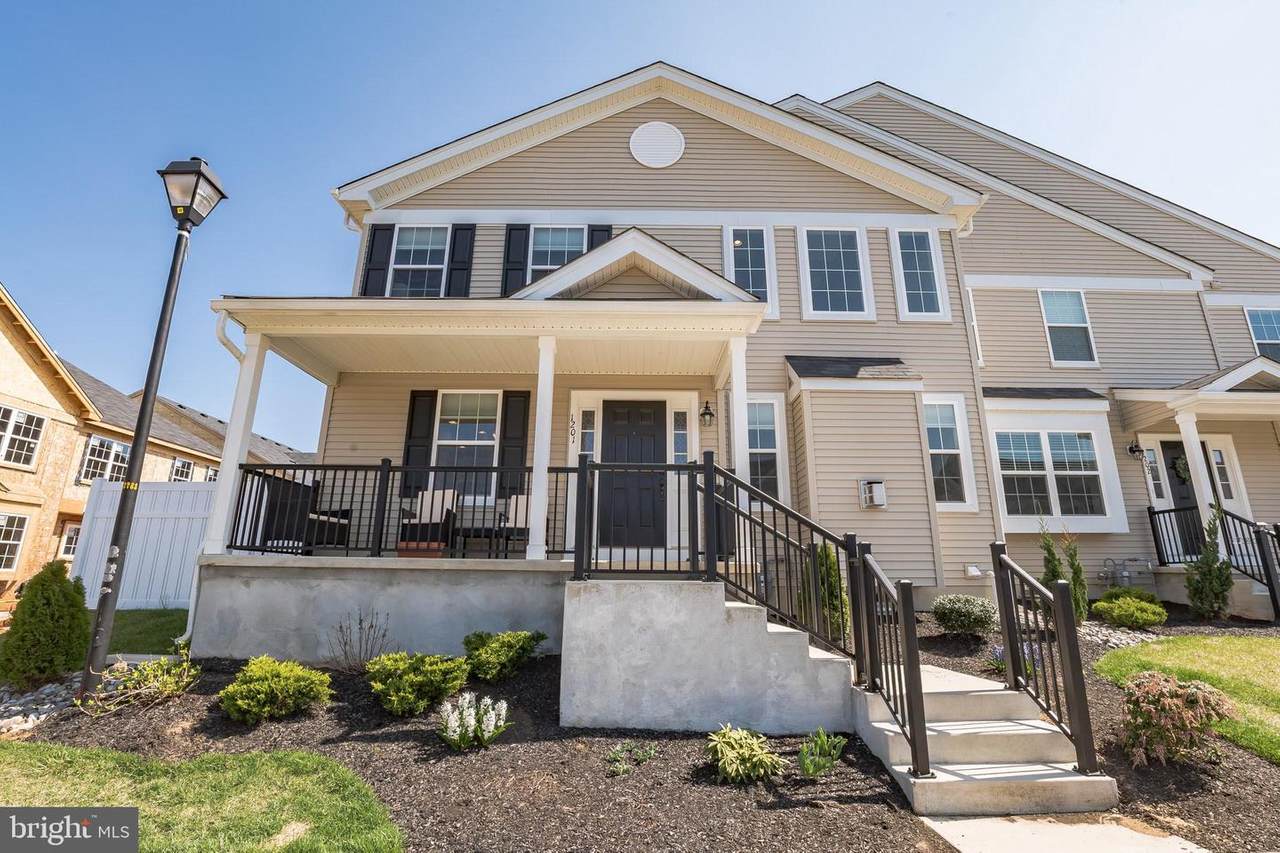 1201 Lexington Mews - Photo 1