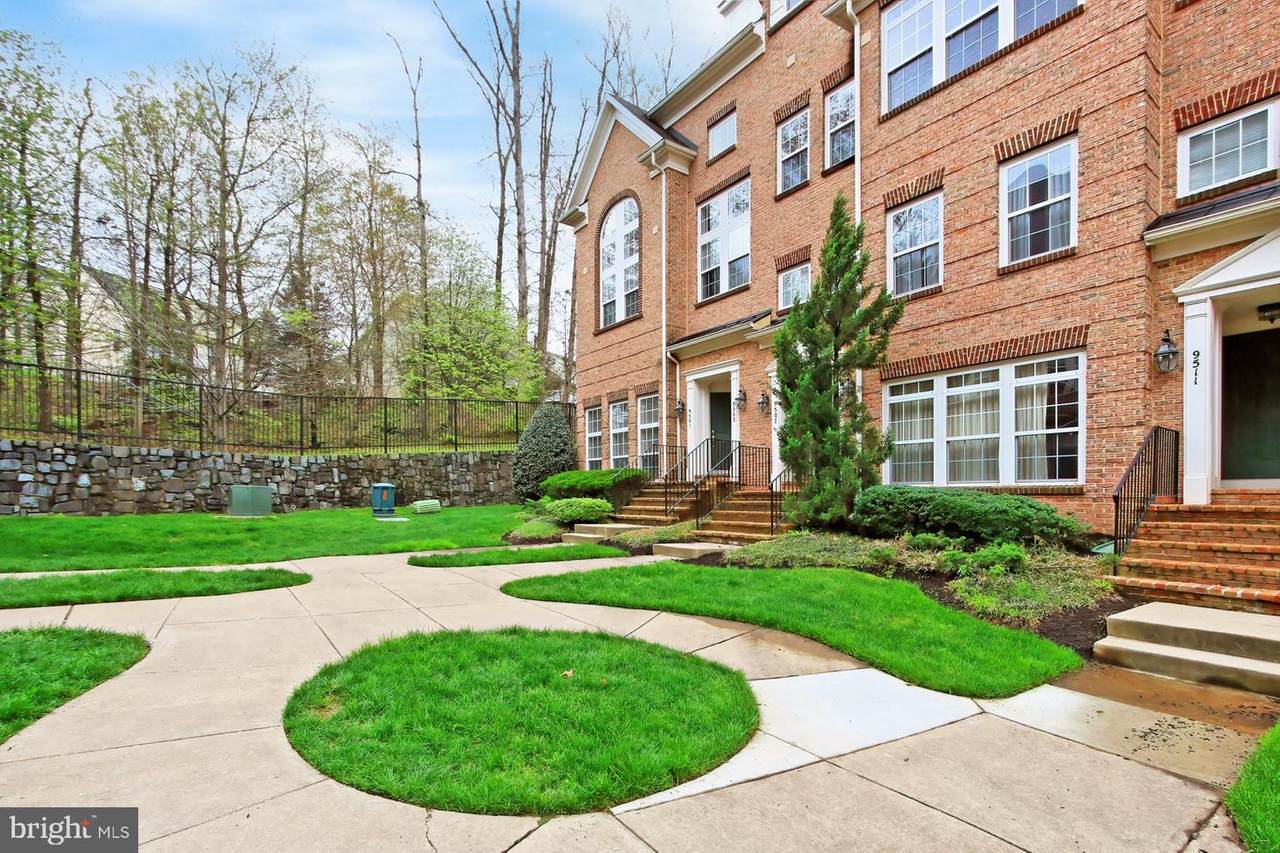 9501 Walker Way - Photo 1
