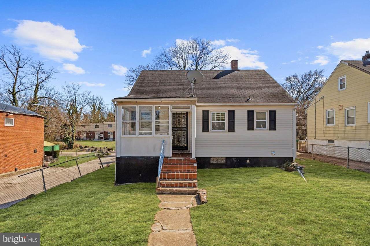 2801 Woodland Avenue - Photo 1