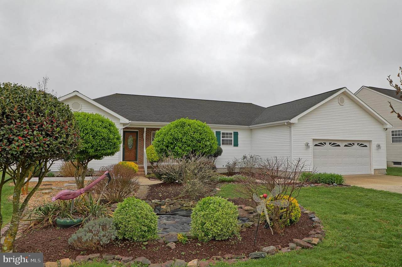 4 Clover Drive - Photo 1