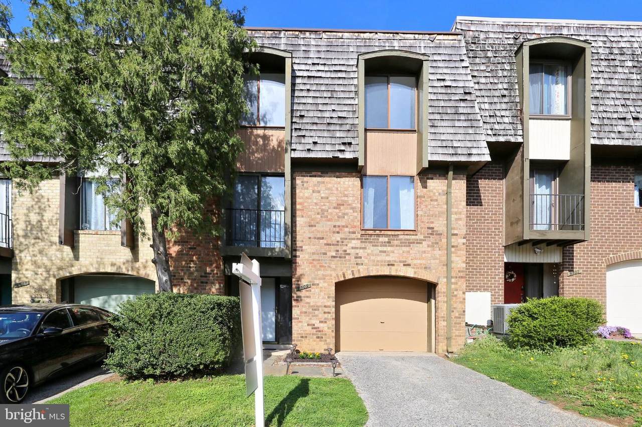 9509 Fern Hollow Way - Photo 1