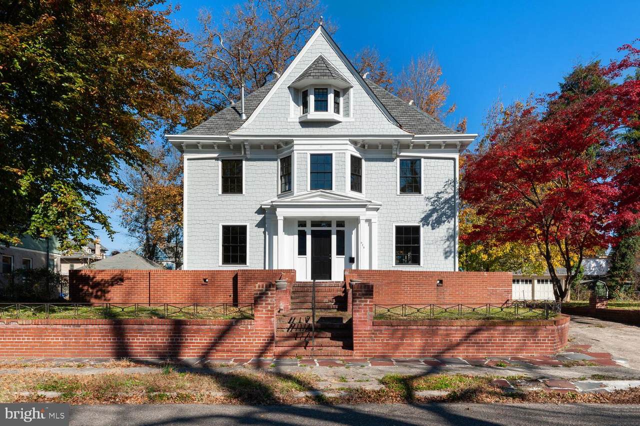 928 Berkeley Avenue - Photo 1