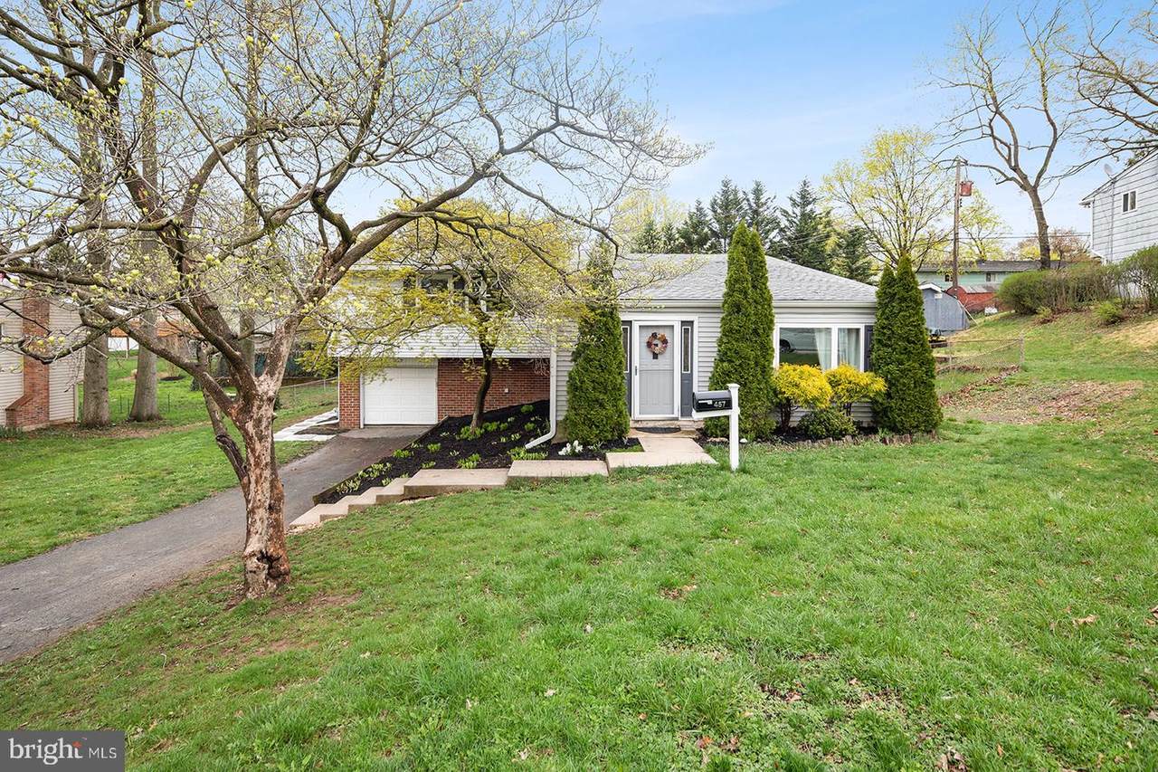 457 Stacy Drive - Photo 1