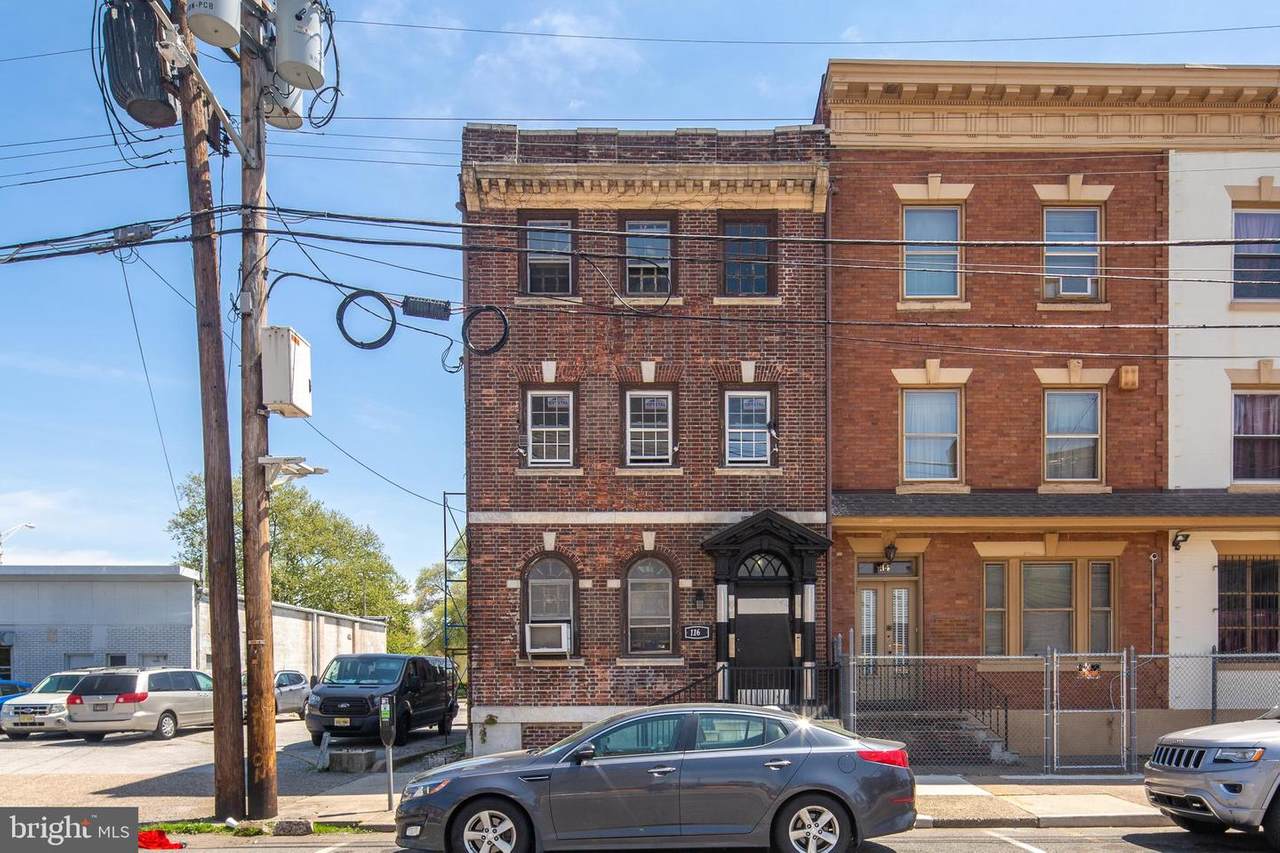 116 7TH Street - Photo 1