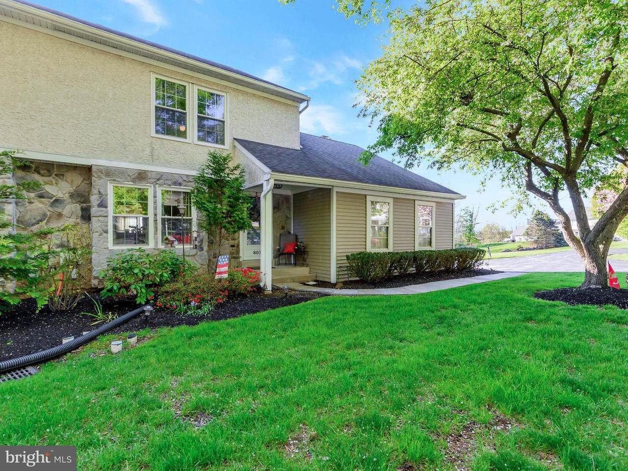 803 Bradford Terrace - Photo 1