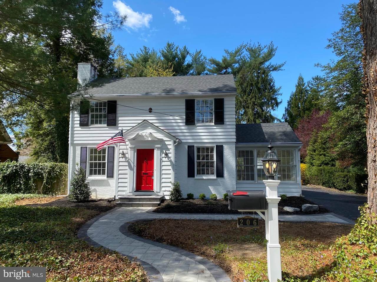 206 Princeton Avenue - Photo 1