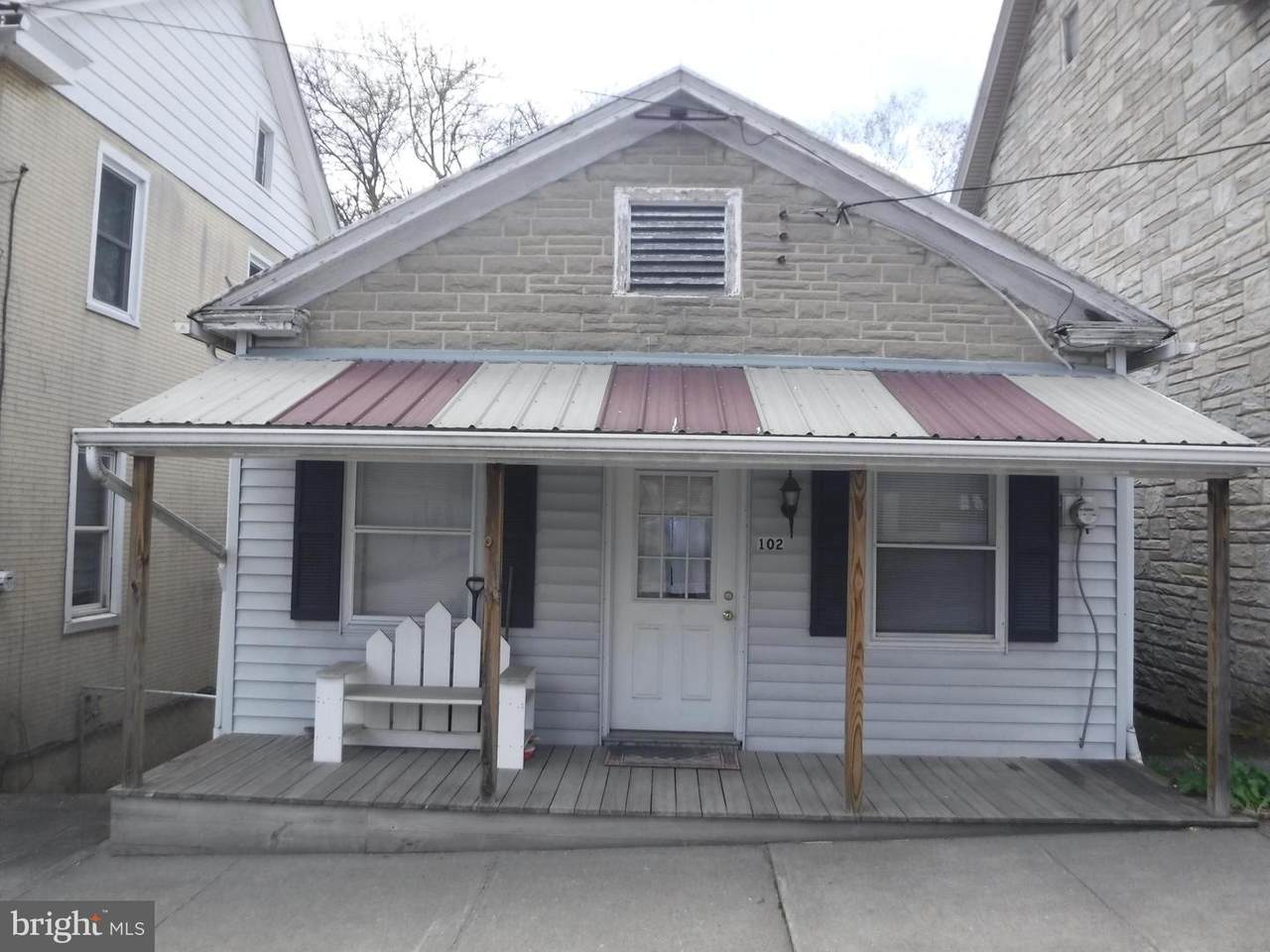 102 Carlisle Street - Photo 1