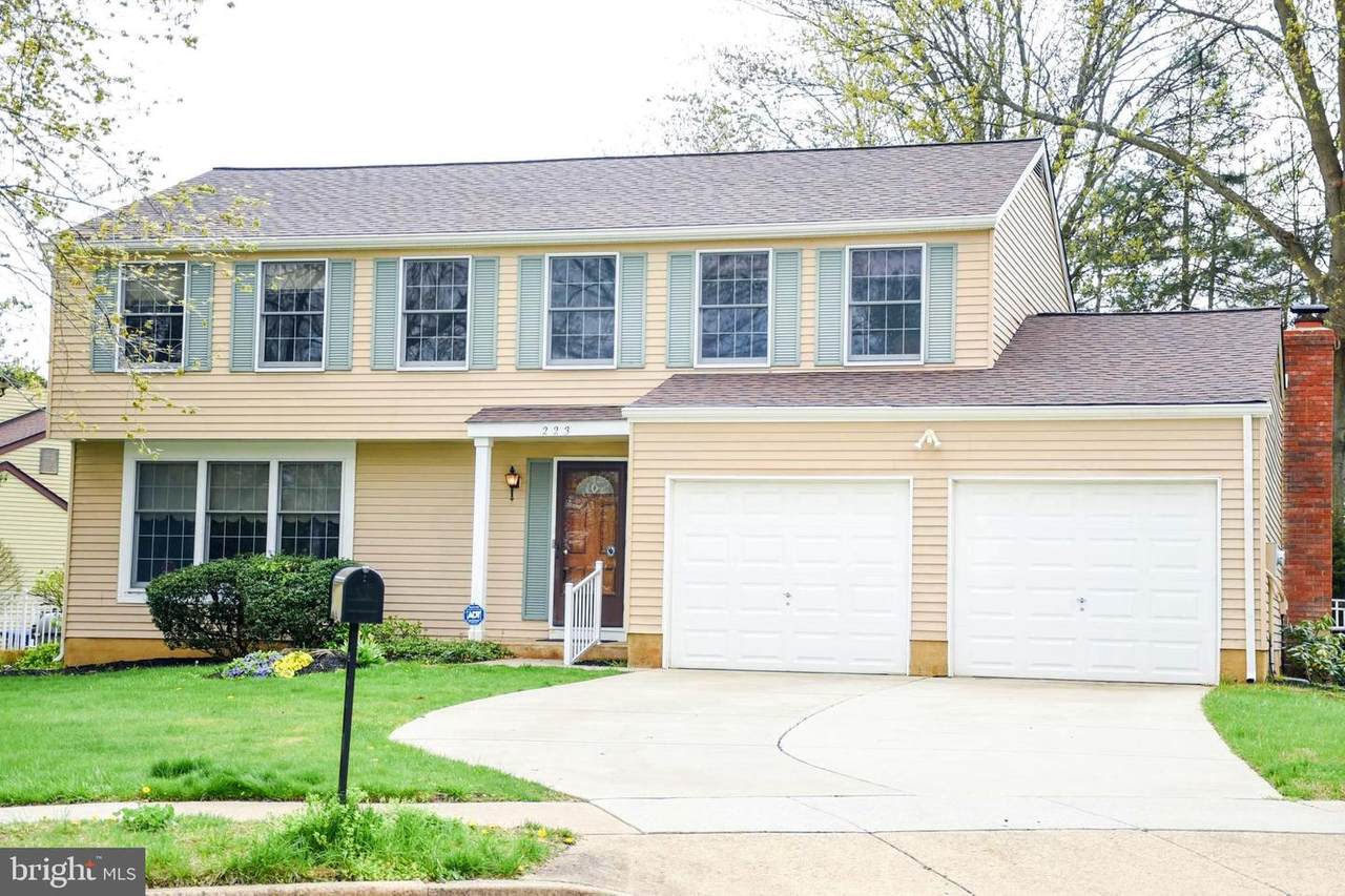 223 Woodbine Drive - Photo 1
