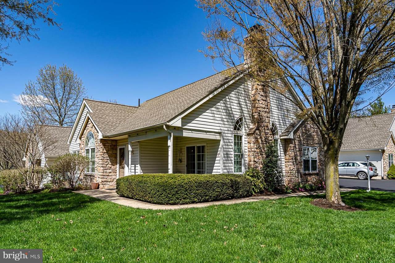 135 Lions Gate Circle - Photo 1