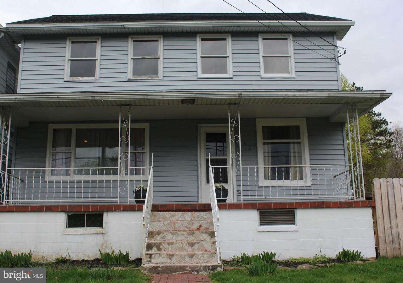 402 Greenwood Road - Photo 1