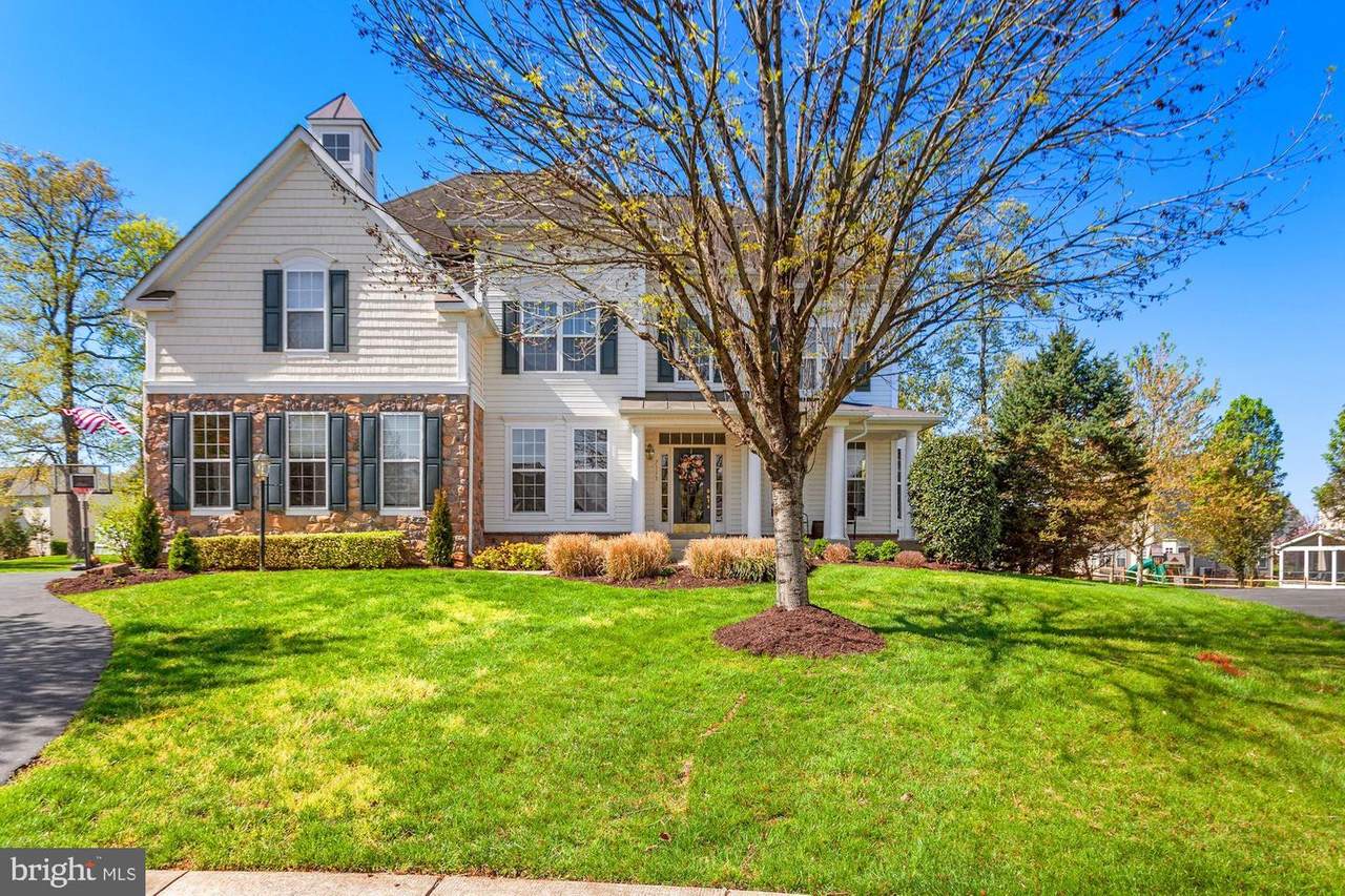 7133 Hills Lane - Photo 1