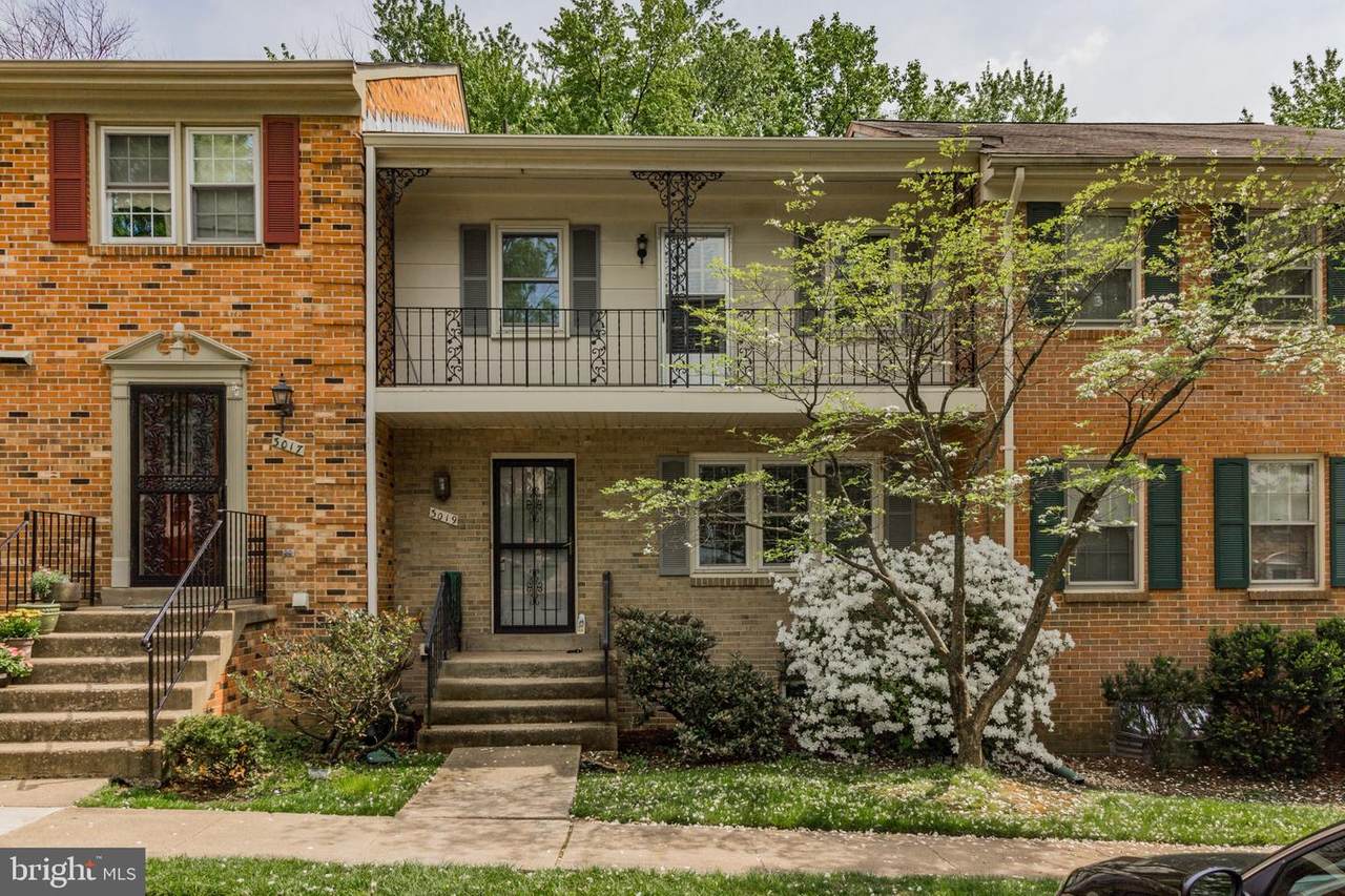 3019 SEVEN OAKS PL - Photo 1