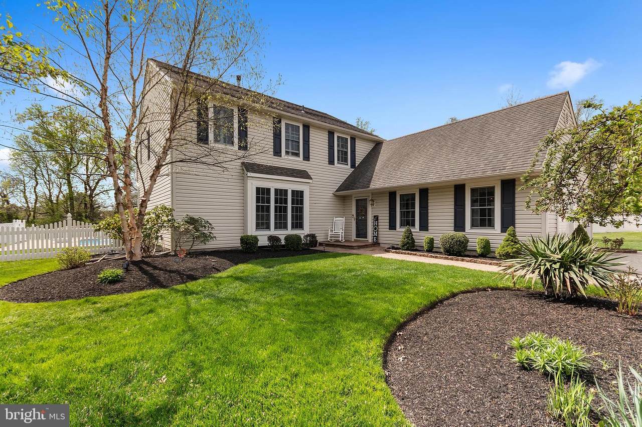 8 White Pine Court - Photo 1