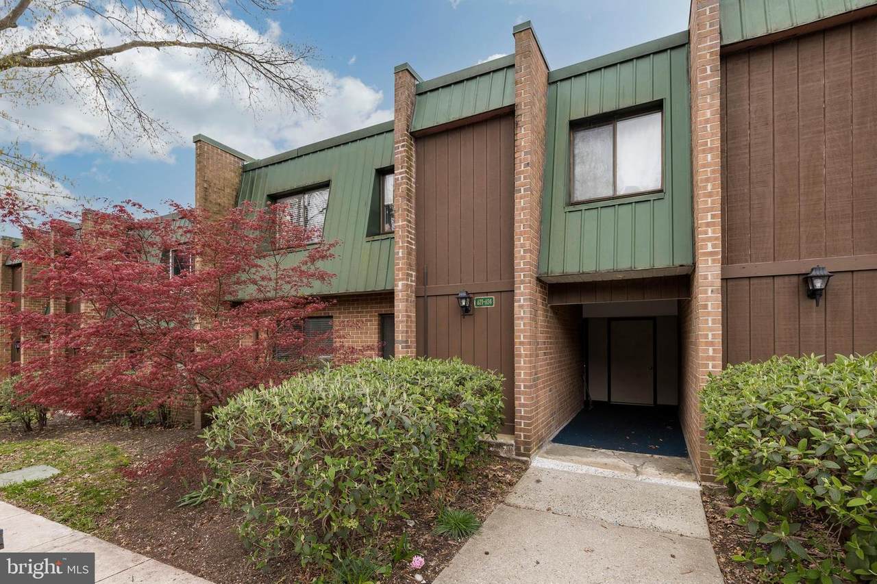 621 Meadowview Lane - Photo 1