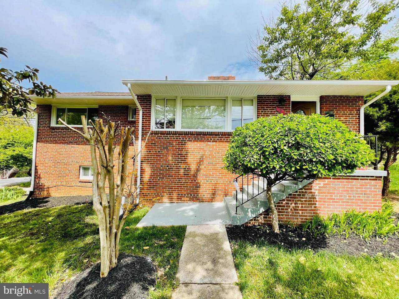 9 Tecumseh Drive - Photo 1
