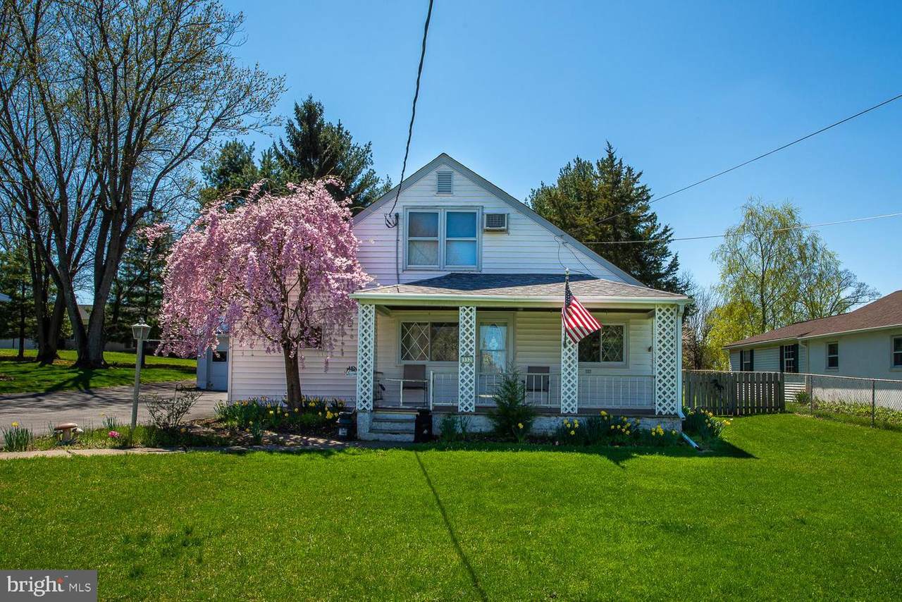 332 Delong Avenue - Photo 1