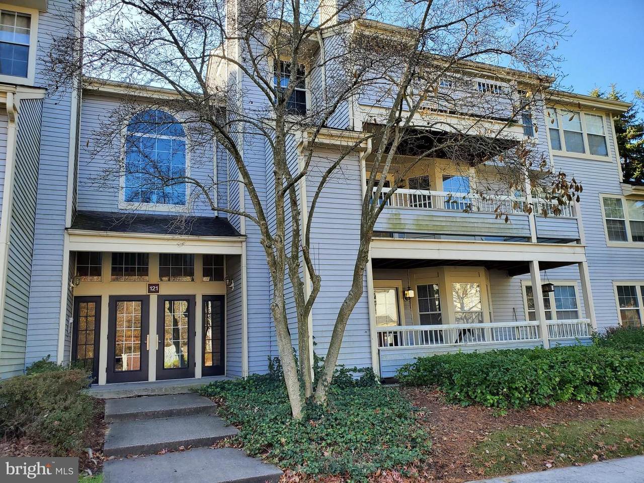 121 Rainier Court - Photo 1