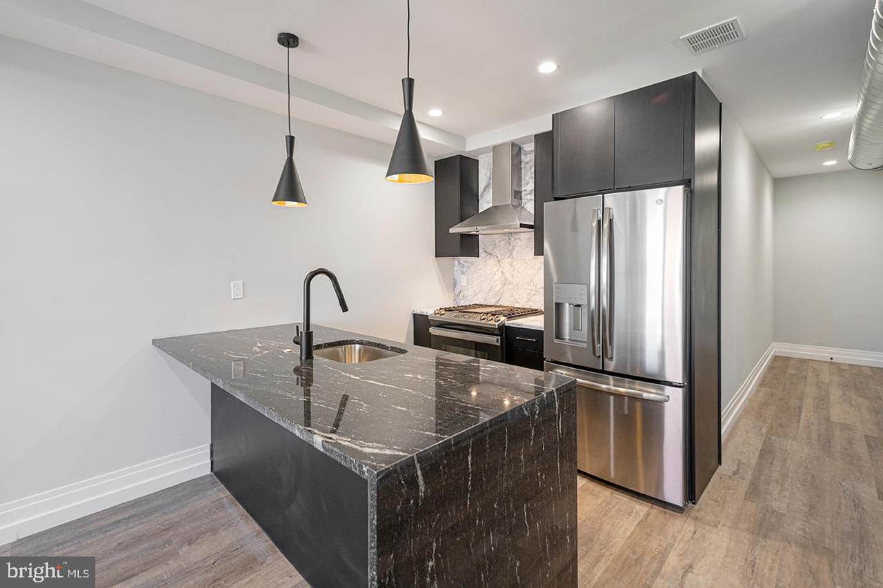 526 Brown Street - Photo 1