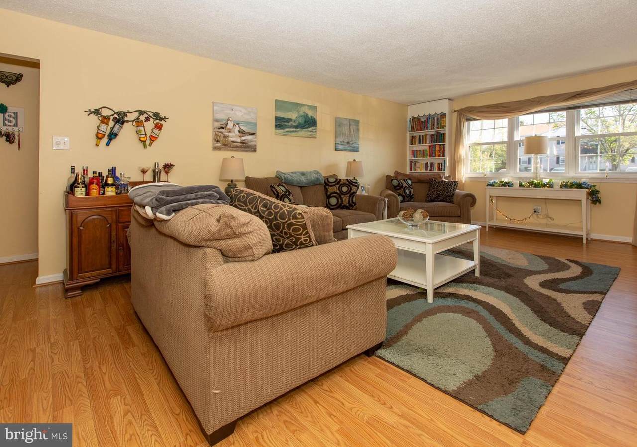 103 Riversedge Drive - Photo 1