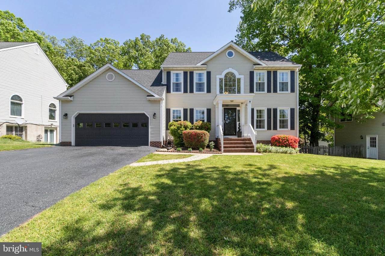 10213 Hampton Lane - Photo 1