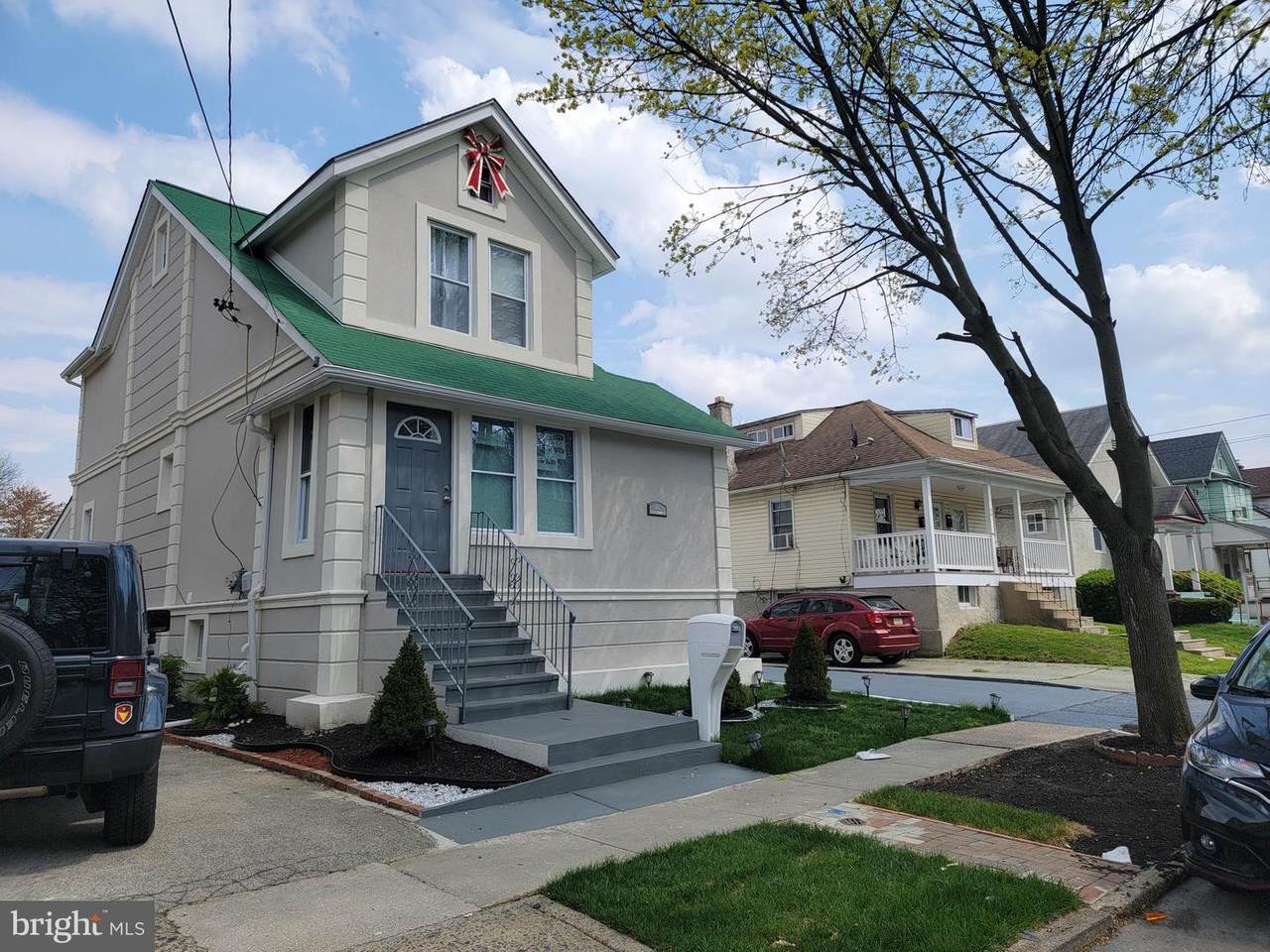 17 Beverly Avenue - Photo 1