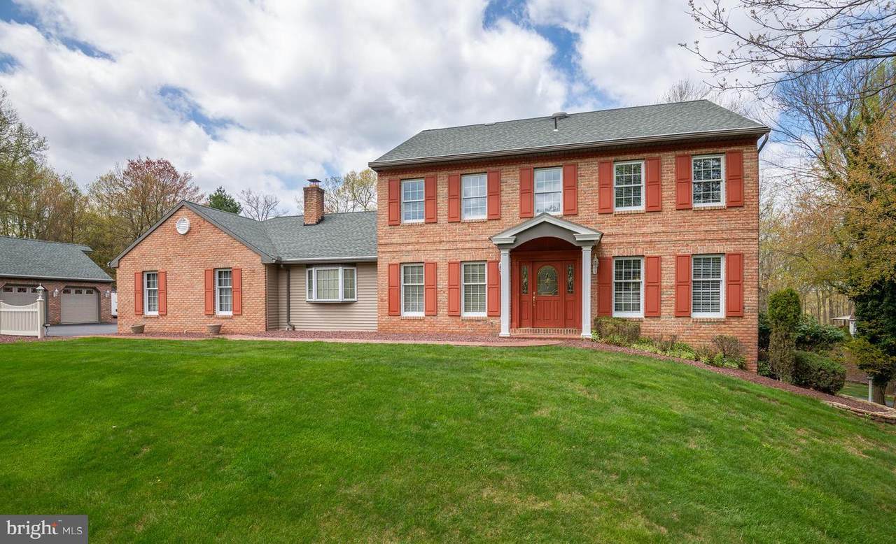 168 Whispering Pines Lane - Photo 1