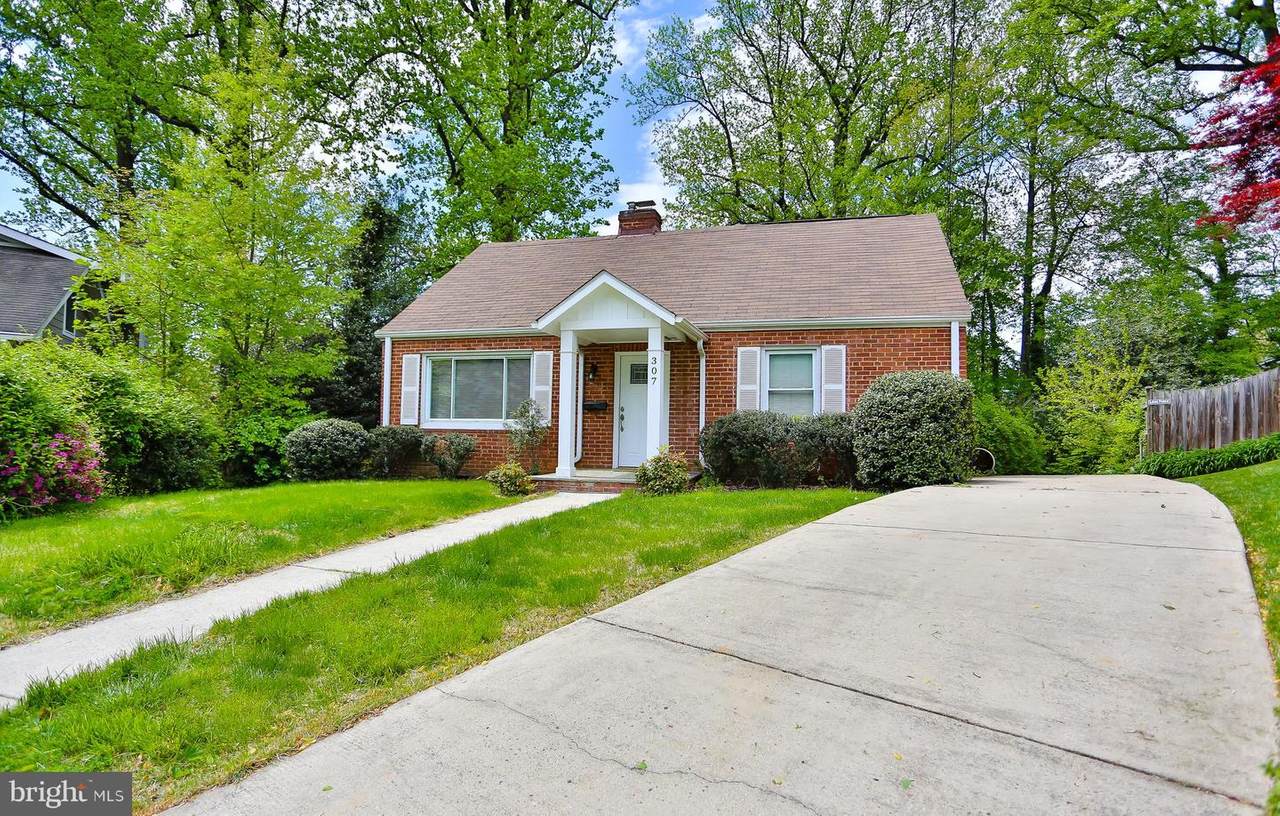 307 Riley Street - Photo 1