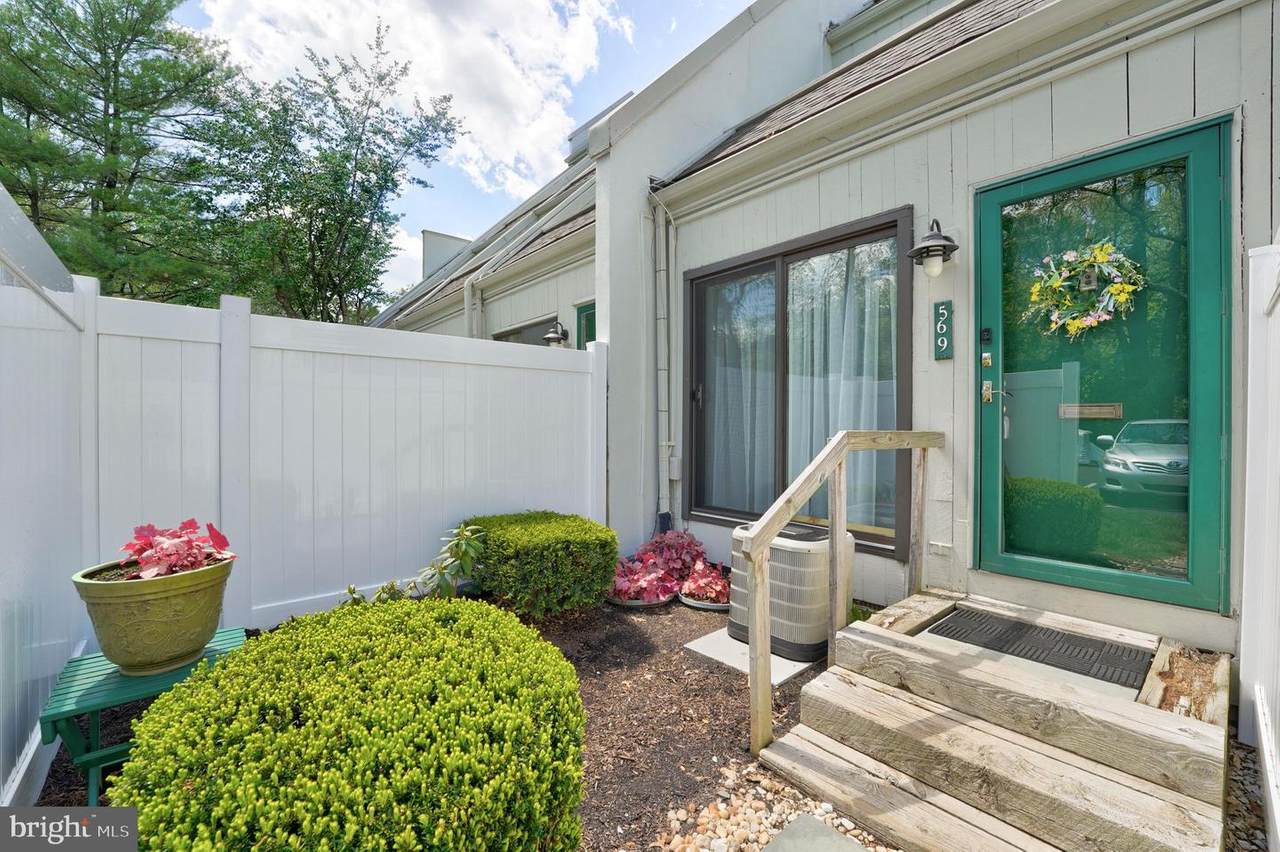 569 Summit House - Photo 1