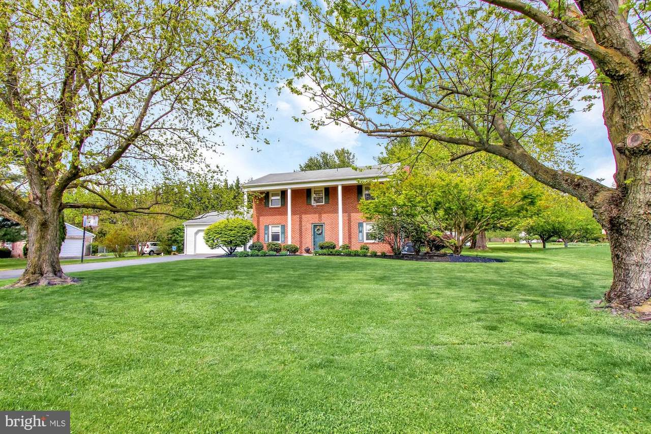 1318 Greenbriar Road - Photo 1