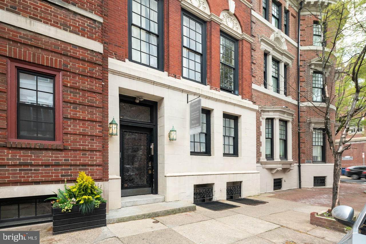 2134 Locust Street - Photo 1