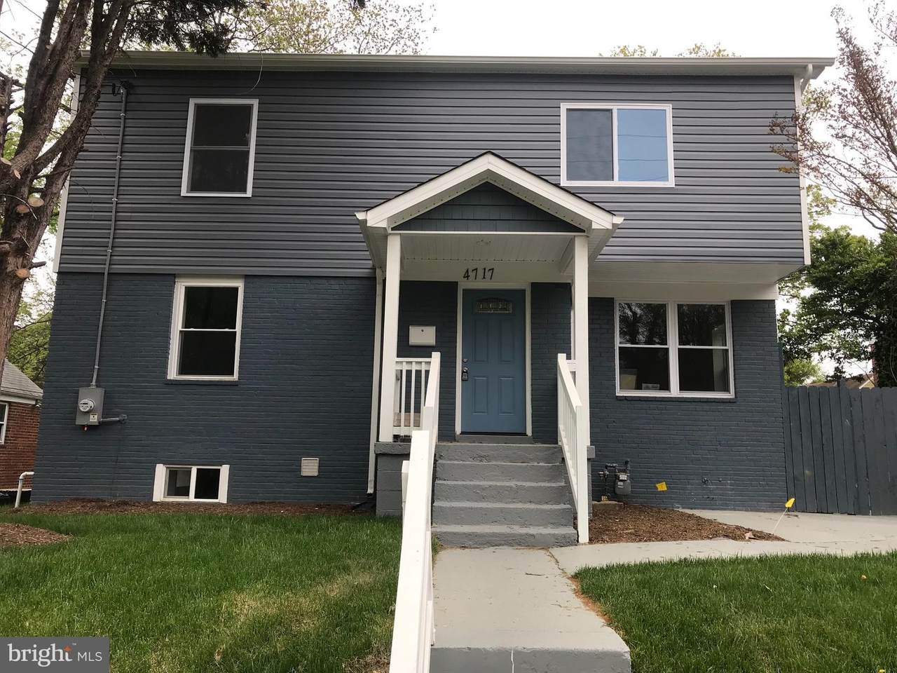 4717 68TH Avenue - Photo 1