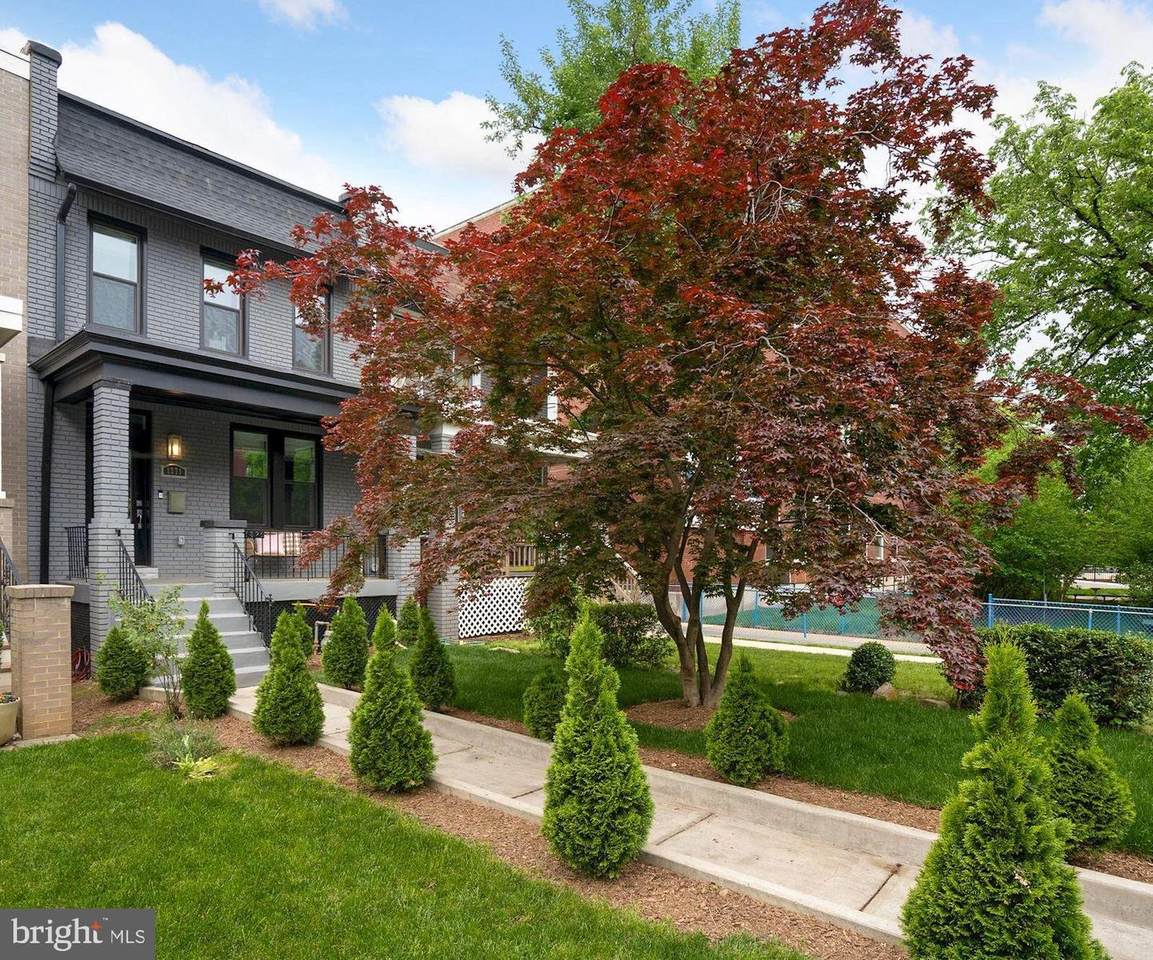 1371 Potomac Avenue - Photo 1