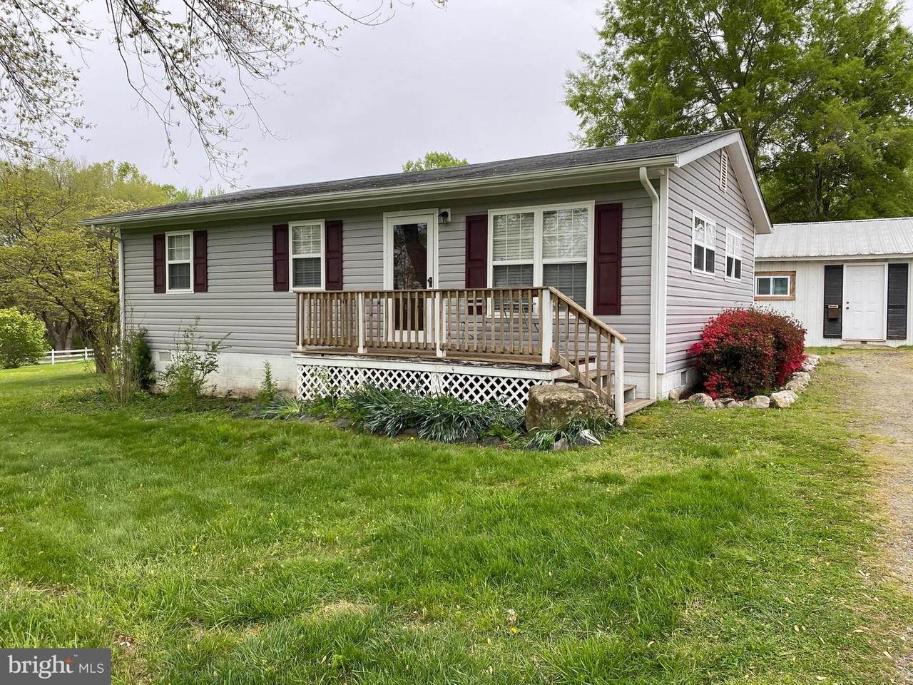 10032 Plank Road - Photo 1