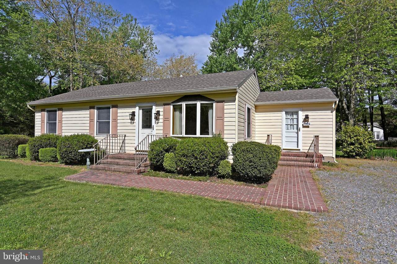7306 Woodside Road - Photo 1