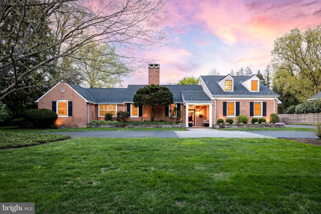 747 Golf View Road - Photo 1