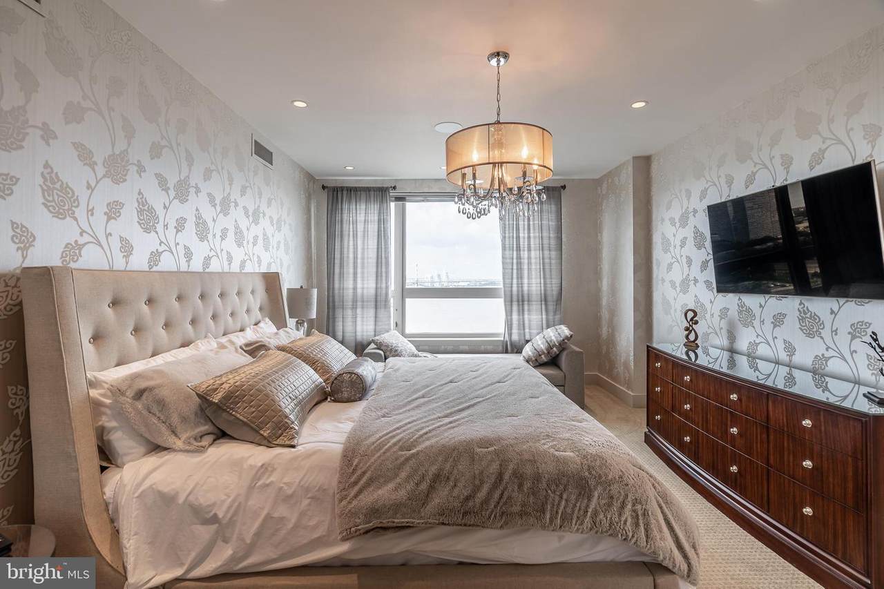 717 Columbus Boulevard - Photo 1
