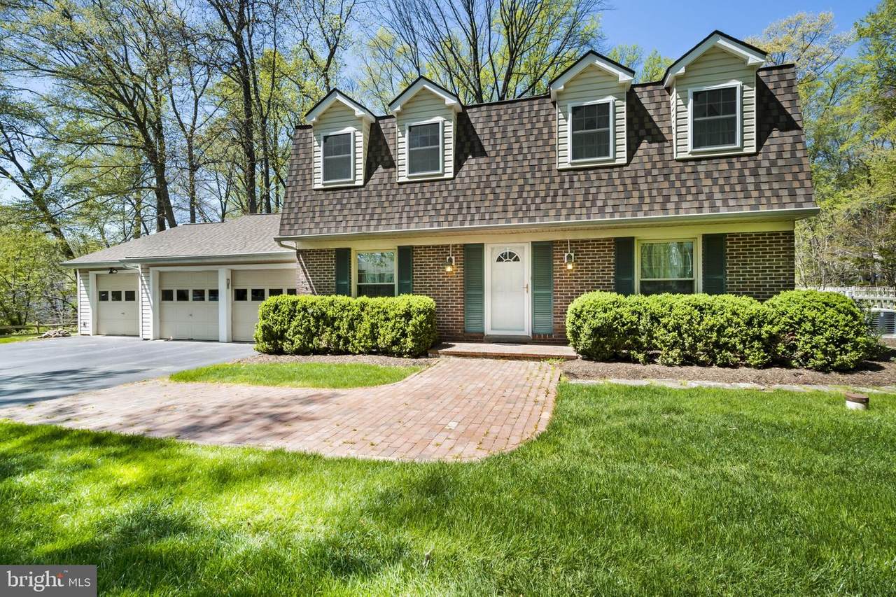 4704 Hampton Drive - Photo 1