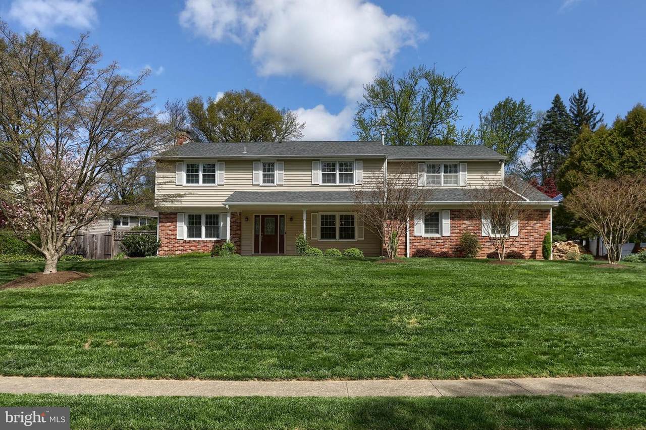 1804 Sharon Road - Photo 1