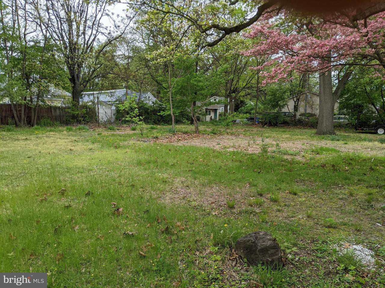 305 Pennsylvania Avenue - Photo 1