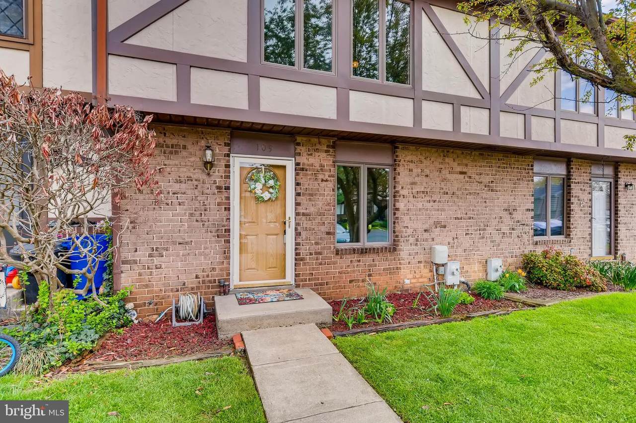 109 Bourbon Court - Photo 1