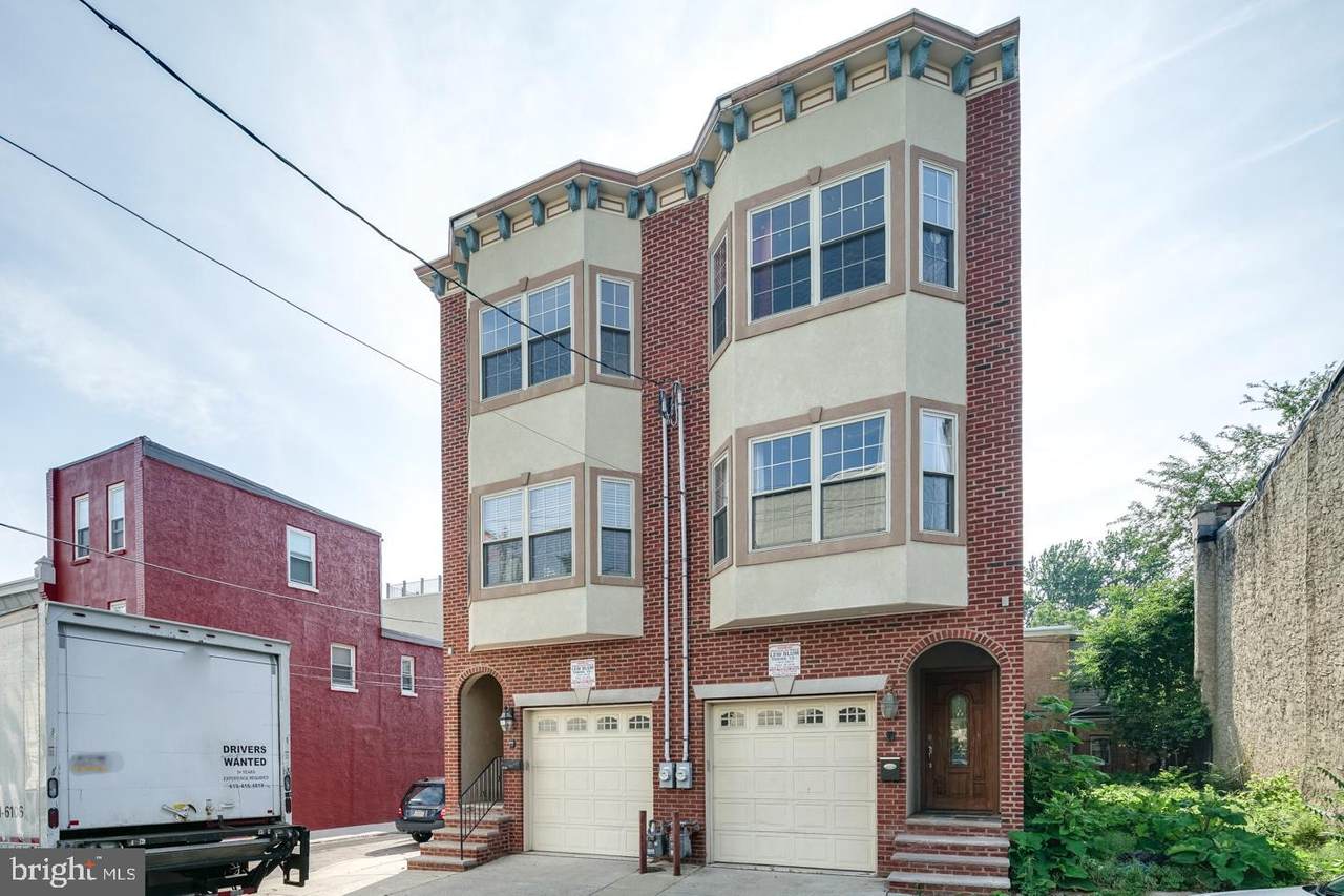 916 30TH Street - Photo 1