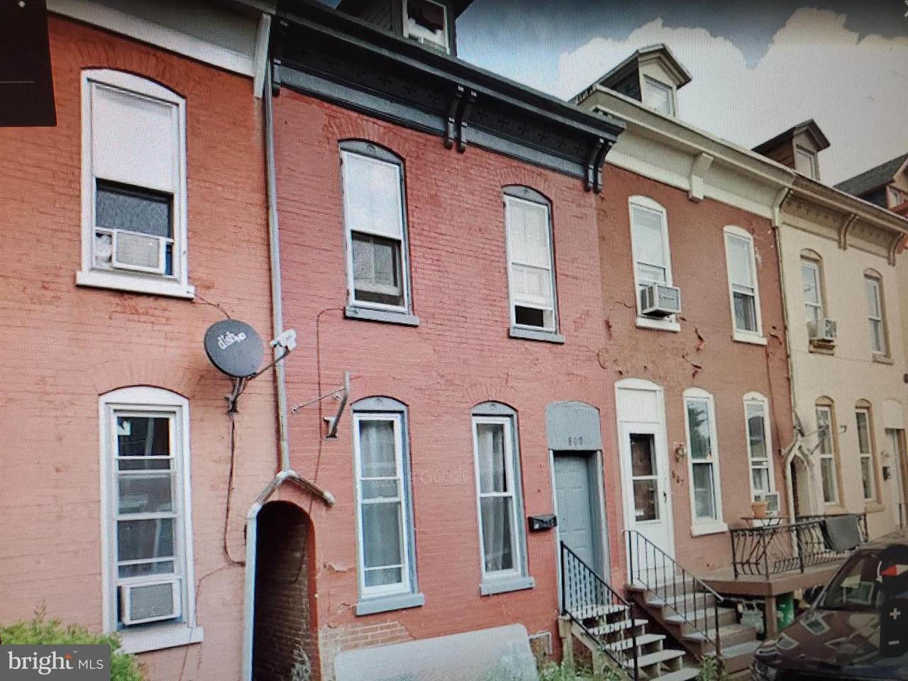 809 Gordon Street - Photo 1